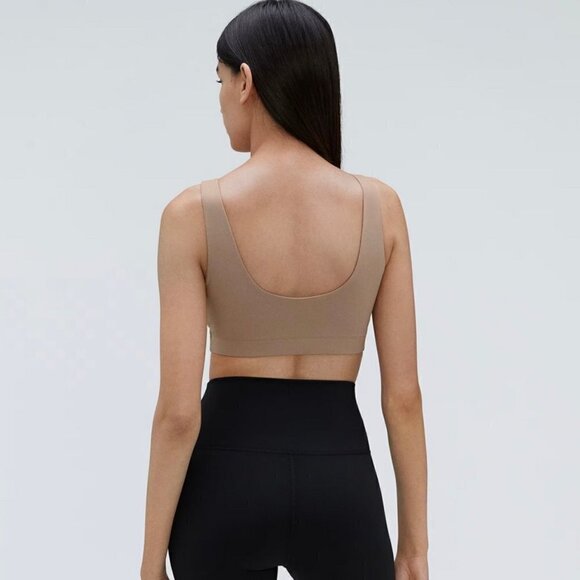NWOT | Everlane | The Perform Bra® in Cocoa - Picture 2 of 4